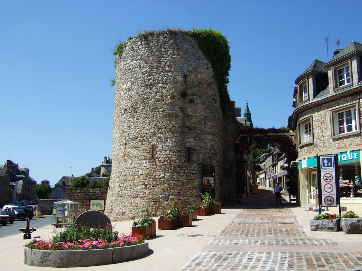 La Maison Sur Les Remparts ดอมฟรองต์ ภายนอก รูปภาพ