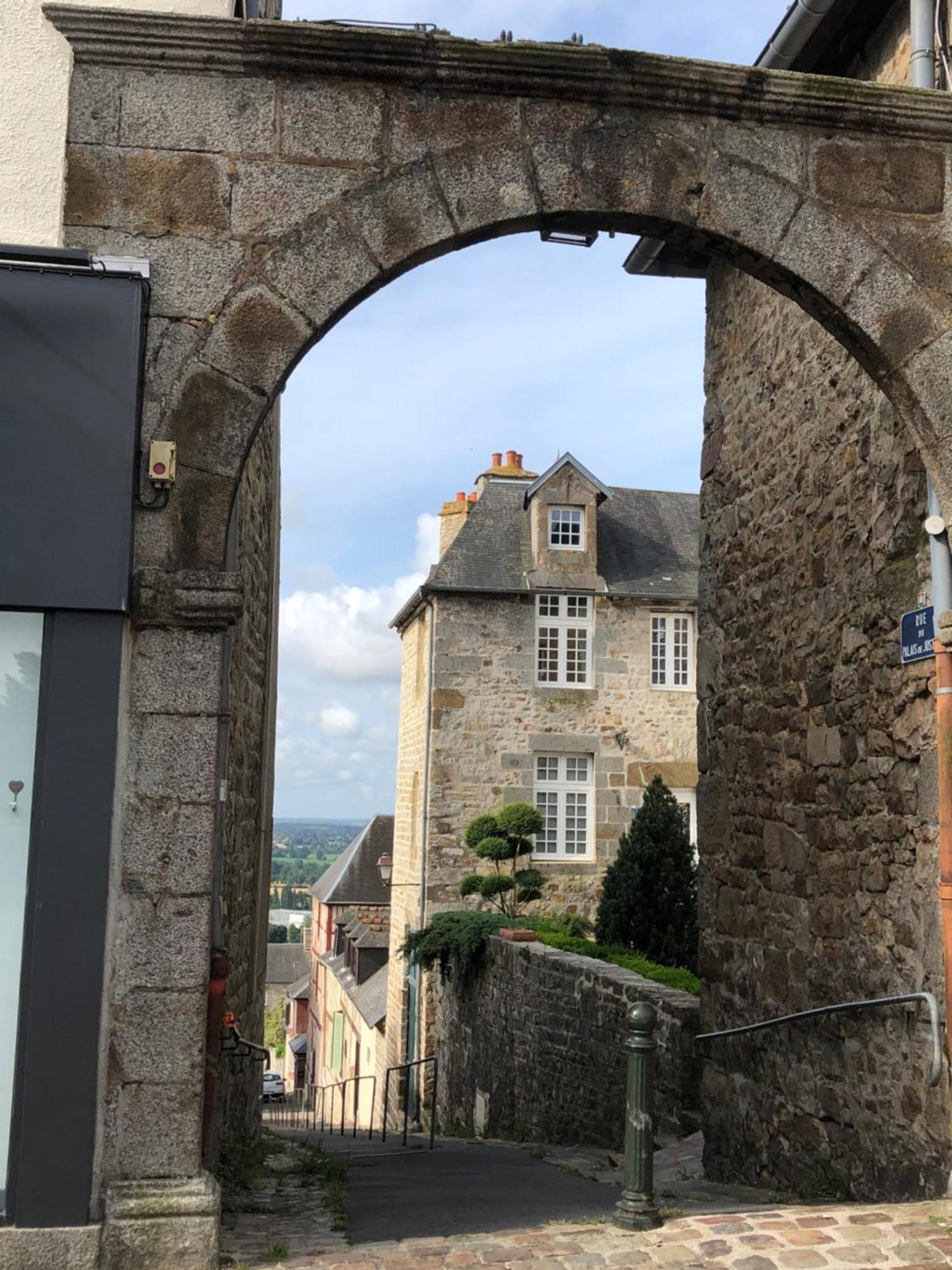 La Maison Sur Les Remparts ดอมฟรองต์ ภายนอก รูปภาพ