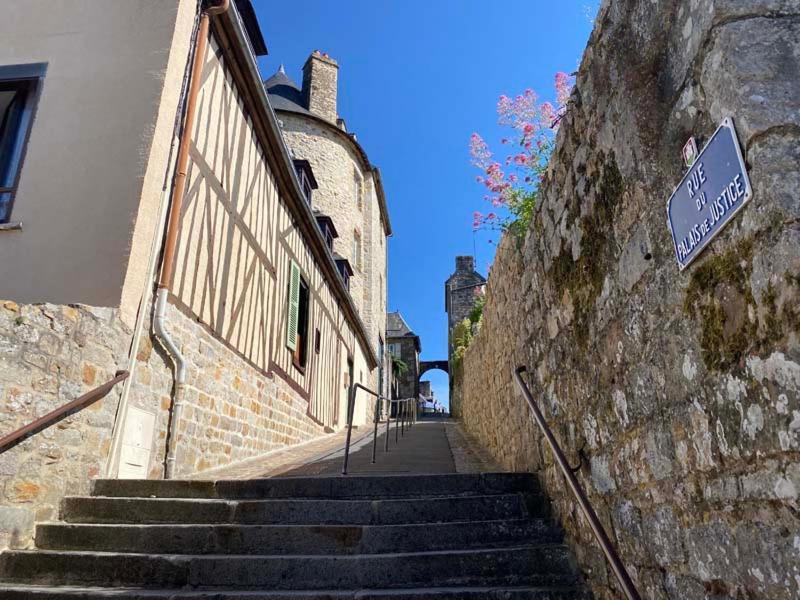 La Maison Sur Les Remparts ดอมฟรองต์ ภายนอก รูปภาพ